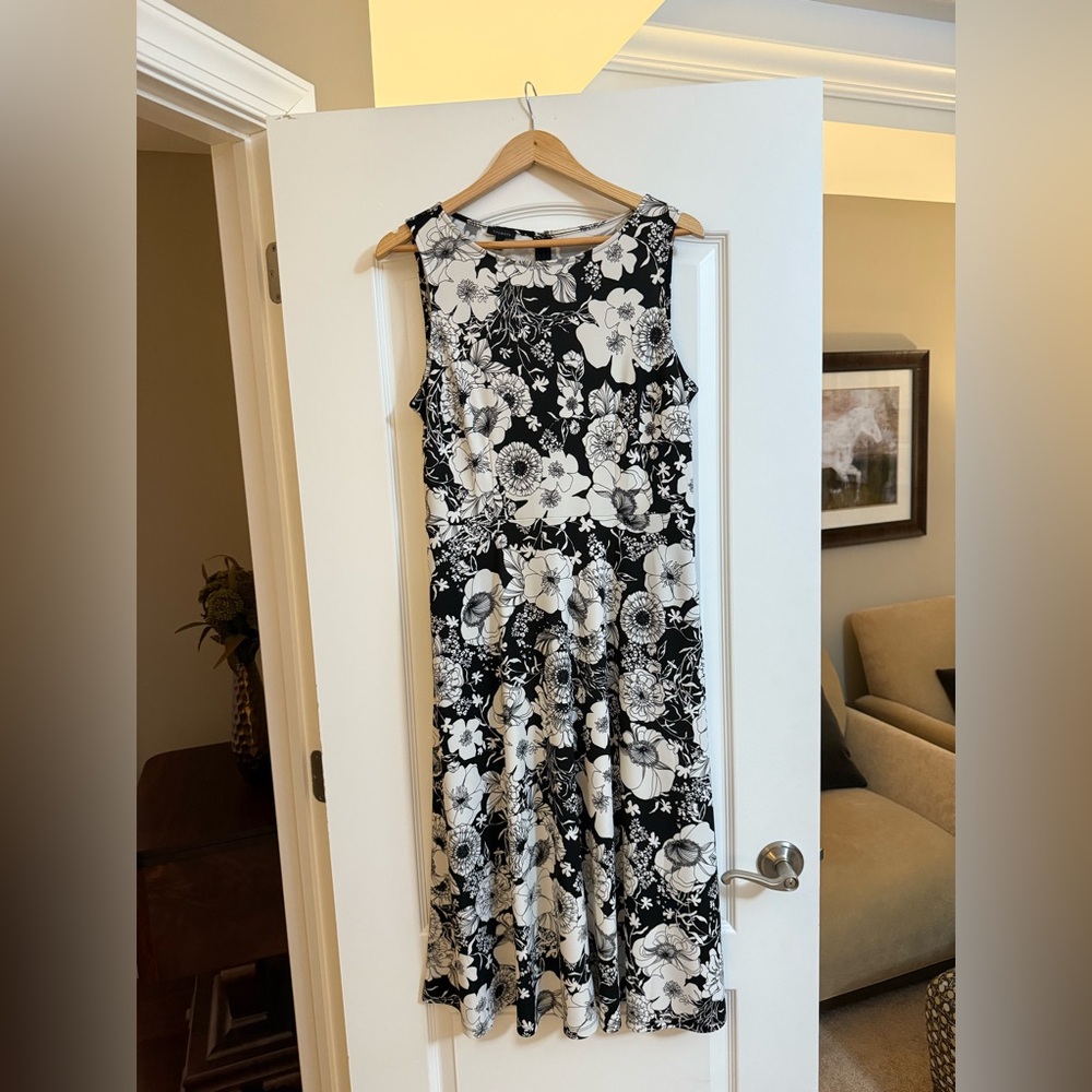 Talbots Medium Black and White Sleeveless Dress